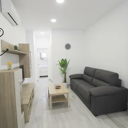 Central Bus And Train Station 3 Apartment