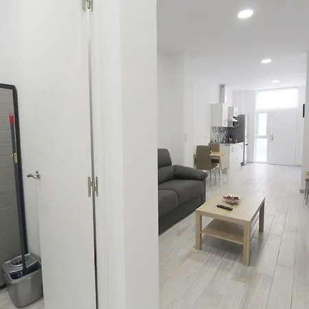 Central Bus And Train Station 3 Apartment *